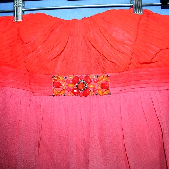 BCBGMAXAZRIA Strapless Ombre Cocktail Dress - Women's Size 4 - Red to Pink - Emb - Picture 4 of 13